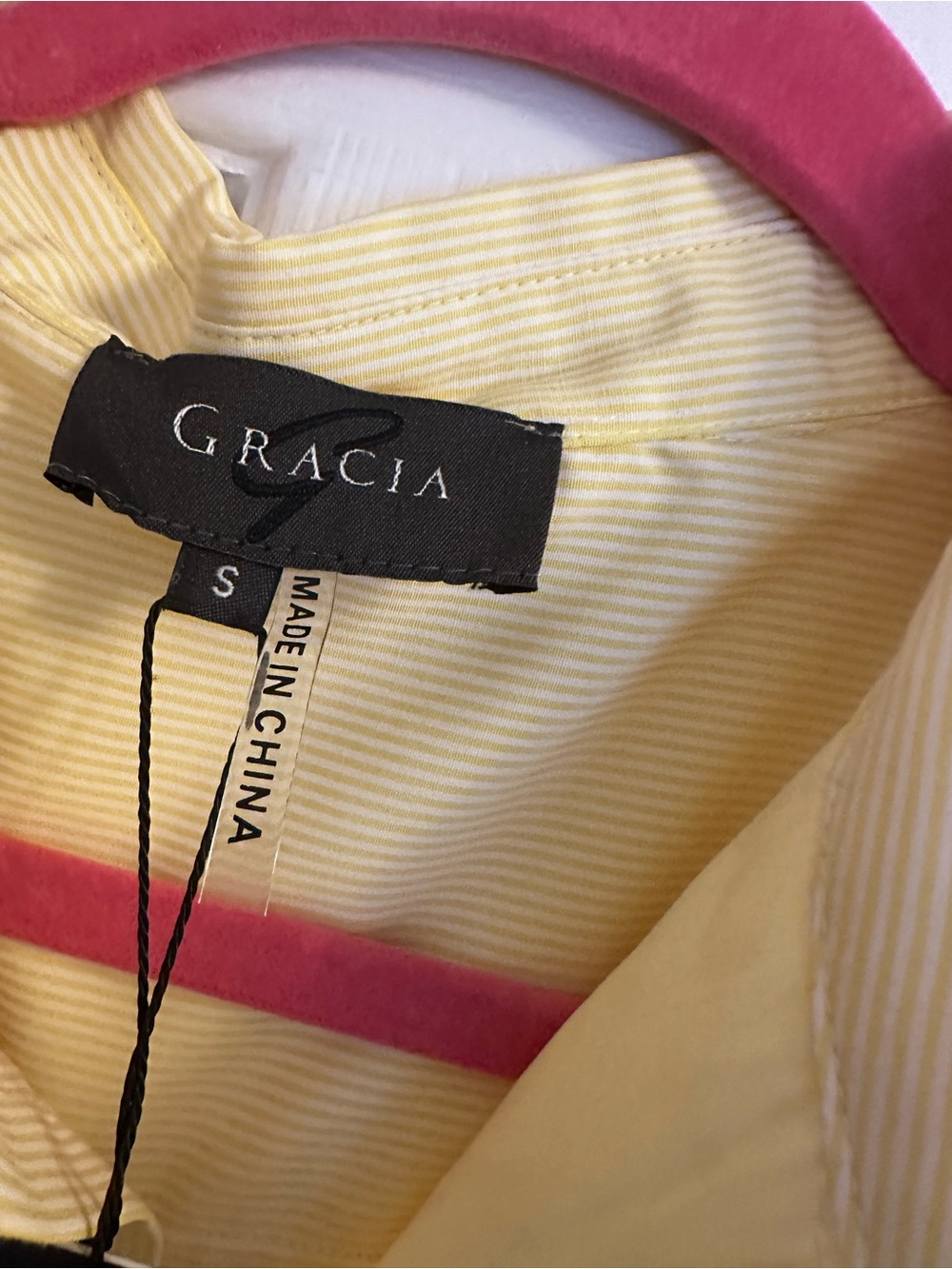 Gracia Yellow Floral Lace Button-Up Blouse - Picture 4 of 5
